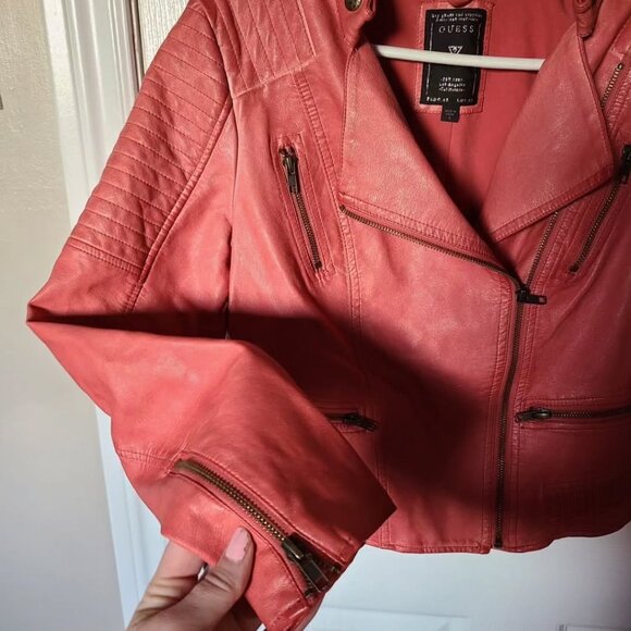 Stunning pink moto jacket by Guess jeans. - Picture 6 of 11